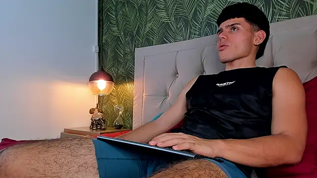 Snapshot of Nathaniel_Park chatting on February 2025 01:09:01 AM Nathaniel Park online show from February 2025 01:09:01 AM