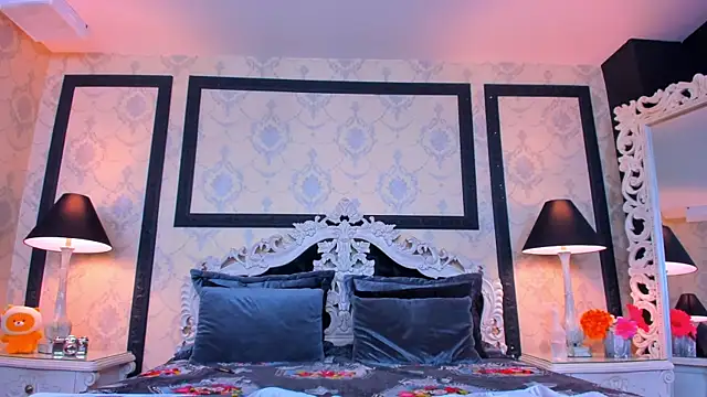 Snapshot of ImSophiie chatting on February 2025 08:03:01 PM ImSophiie online show from February 2025 08:03:01 PM