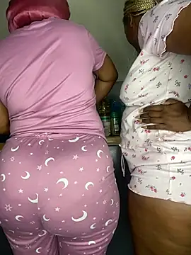 Pearl 00 online show from February 2026 09:00:01 PM