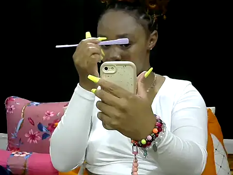 Snapshot of Pearl_00 chatting on May 2026 04:14:02 PM Pearl 00 online show from May 2026 04:14:02 PM