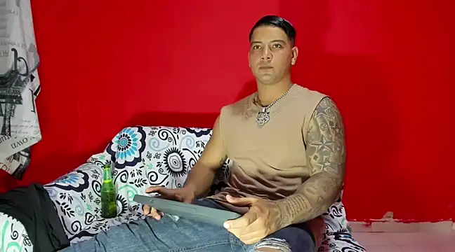 Snapshot of paul_luis chatting on February 2025 02:28:02 AM paul luis online show from February 2025 02:28:02 AM