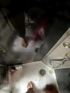 Snapshot of lescro95_ chatting on October 2025 12:52:02 PM lescro95 online show from October 2025 12:52:02 PM