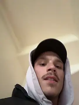 Snapshot of lescro95_ chatting on October 2025 03:19:01 PM lescro95 online show from October 2025 03:19:01 PM