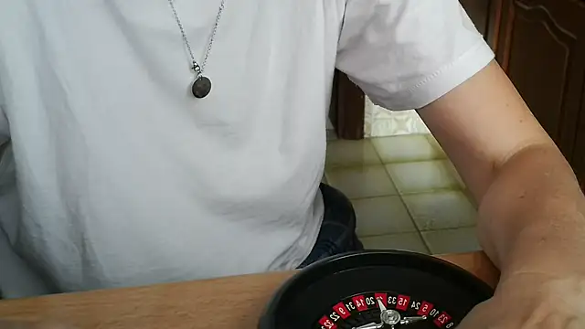 VeneRed online show from October 2025 09:00:01 AM