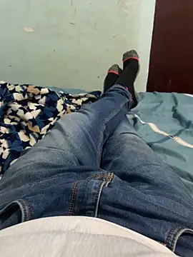 Snapshot of desiduzz21 chatting on January 2025 03:12:01 PM desiduzz21 online show from January 2025 03:12:01 PM