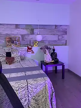 Alisha-Bond online show from December 2024 11:08:01 PM