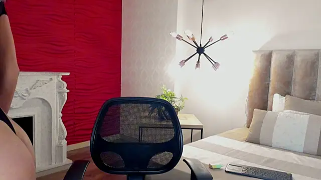 Snapshot of Alisha-Bond chatting on December 2025 08:29:01 PM Alisha-Bond online show from December 2025 08:29:01 PM