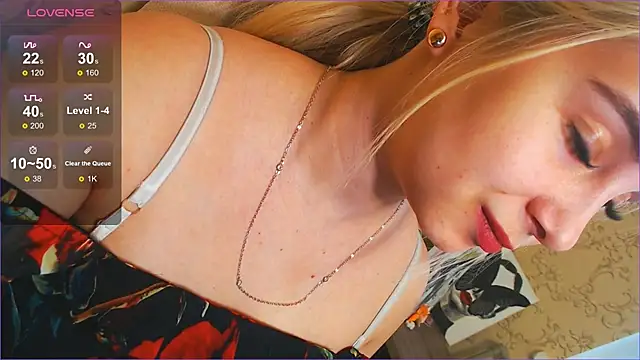 Snapshot of DolphinDreams chatting on March 2025 01:18:02 PM DolphinDreams online show from March 2025 01:18:02 PM