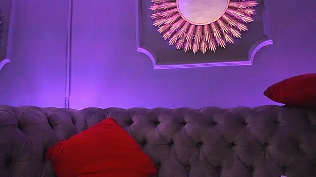 Lucy Williiams online show from December 2024 11:21:01 PM