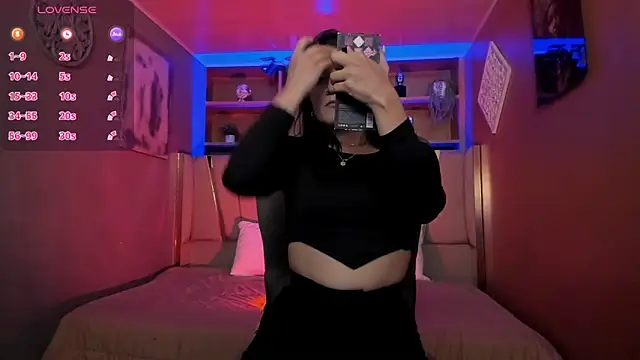 Lucy Williiams online show from October 2025 12:02:02 PM