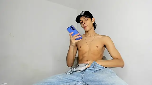 evanscollins online show from December 2025 09:55:01 PM