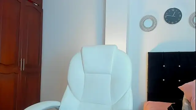 kathyajhonss online show from October 2025 11:43:01 PM