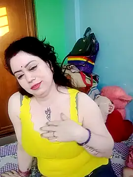 Snapshot of Raja_Ranii chatting on February 2025 01:23:02 AM Raja Ranii online show from February 2025 01:23:02 AM