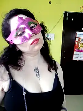 Snapshot of Raja_Ranii chatting on February 2025 06:12:02 AM Raja Ranii online show from February 2025 06:12:02 AM