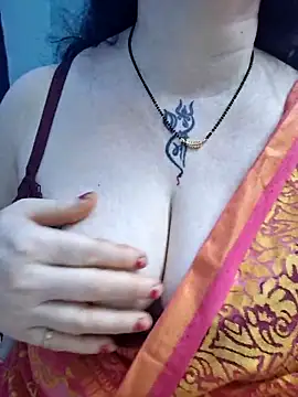 Snapshot of Raja_Ranii chatting on February 2026 05:12:02 AM Raja Ranii online show from February 2026 05:12:02 AM