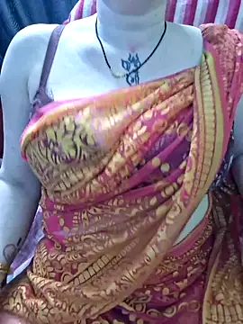 Snapshot of Raja_Ranii chatting on February 2026 01:01:02 PM Raja Ranii online show from February 2026 01:01:02 PM