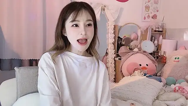 Carly 1 online show from December 2024 08:18:01 AM