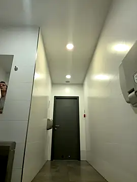 Diamond Bunny  online show from November 2025 01:45:02 PM