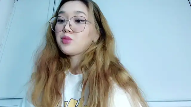 Snapshot of Jennatyan chatting on November 2025 12:38:01 PM Jennatyan online show from November 2025 12:38:01 PM