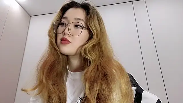 Snapshot of Jennatyan chatting on December 2025 01:29:01 PM Jennatyan online show from December 2025 01:29:01 PM