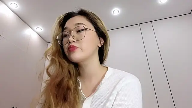 Snapshot of Jennatyan chatting on December 2025 01:52:02 PM Jennatyan online show from December 2025 01:52:02 PM