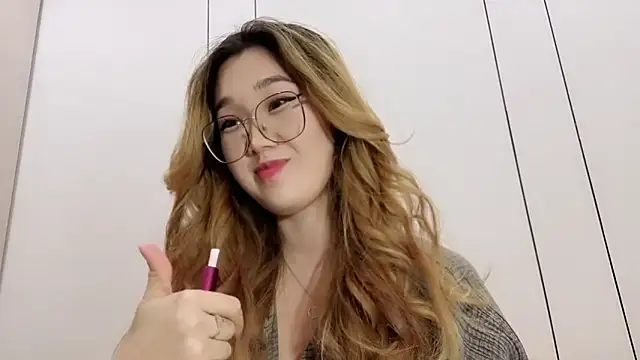 Snapshot of Jennatyan chatting on January 2026 12:07:02 PM Jennatyan online show from January 2026 12:07:02 PM