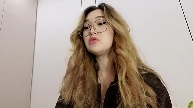 Snapshot of Jennatyan chatting on January 2026 10:17:02 AM Jennatyan online show from January 2026 10:17:02 AM