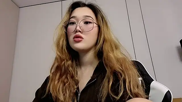 Snapshot of Jennatyan chatting on February 2026 06:13:01 AM Jennatyan online show from February 2026 06:13:01 AM