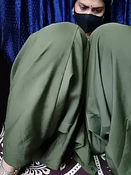 kaveerpooja947 online show from February 2026 04:32:01 PM