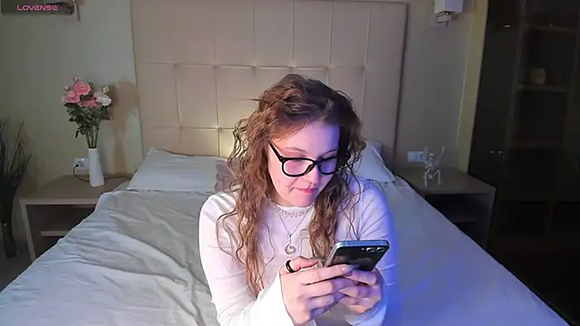 Colleen Blake online show from October 2025 04:18:01 PM