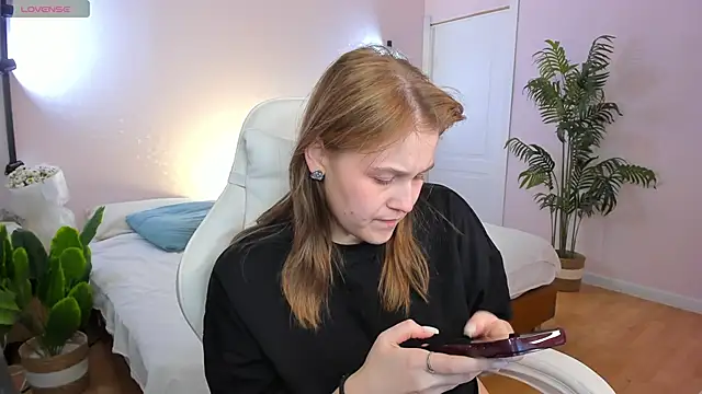 Snapshot of Colleen_Blake chatting on February 2026 04:29:01 PM Colleen Blake online show from February 2026 04:29:01 PM