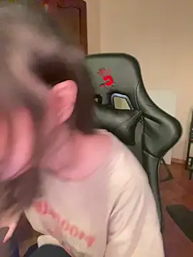 lalallalalaa- online show from February 2025 02:00:01 AM