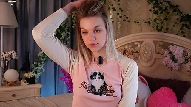 EdlinAlliston online show from November 2025 03:55:01 PM