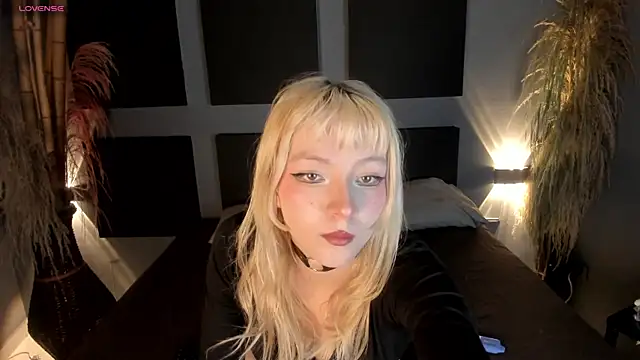 Cloe five online show from March 2025 09:15:02 PM