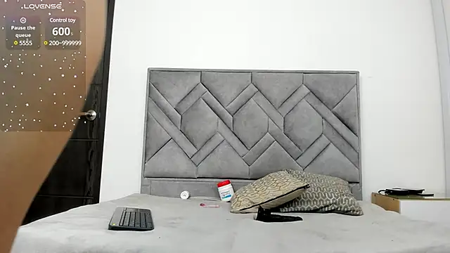 Snapshot of alicee_18 chatting on January 2025 01:35:01 PM alicee 18 online show from January 2025 01:35:01 PM