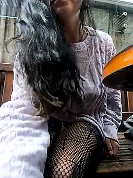 Lila Desiree online show from March 2026 08:25:01 PM