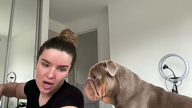 maisiesmithx online show from April 2026 01:19:01 PM