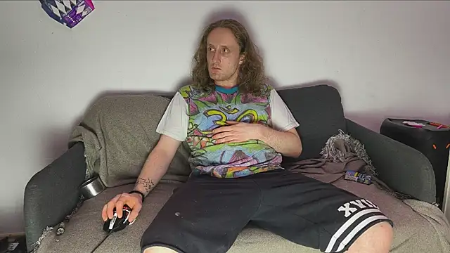 Snapshot of DrownMentallyyy chatting on March 2026 01:32:01 AM DrownMentallyyy online show from March 2026 01:32:01 AM