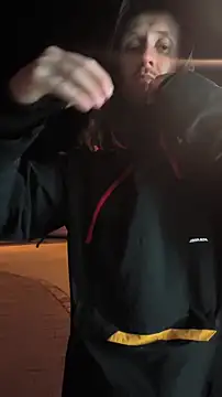 Snapshot of DrownMentallyyy chatting on April 2026 12:52:01 AM DrownMentallyyy online show from April 2026 12:52:01 AM