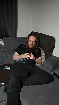 Snapshot of DrownMentallyyy chatting on April 2026 07:55:01 PM DrownMentallyyy online show from April 2026 07:55:01 PM