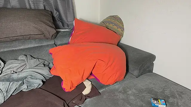 Snapshot of DrownMentallyyy chatting on April 2026 01:05:02 AM DrownMentallyyy online show from April 2026 01:05:02 AM