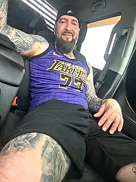 Beardedtattood online show from April 2026 01:41:02 PM