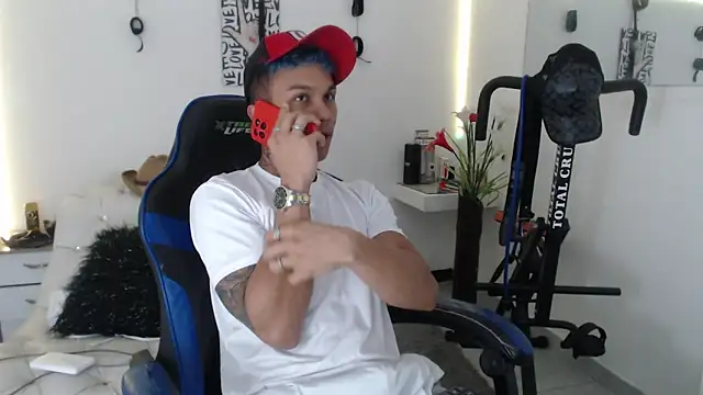 Leonard Price online show from February 2025 01:26:01 AM