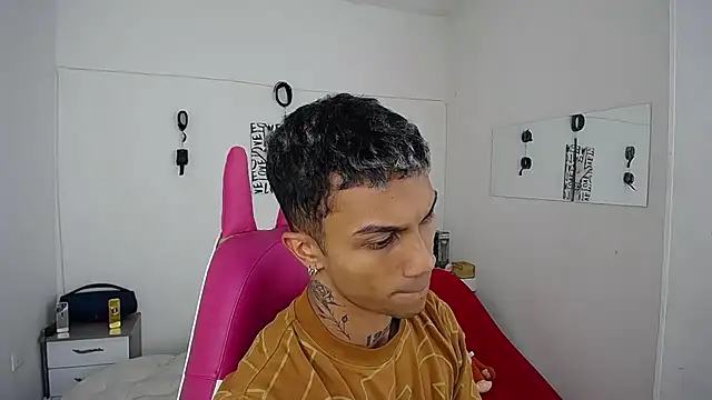 Leonard Price online show from November 2025 02:12:02 AM