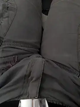 Snapshot of SuranSexy33 chatting on December 2024 09:54:02 AM SuranSexy33 online show from December 2024 09:54:02 AM