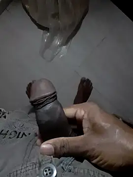 Snapshot of SuranSexy33 chatting on January 2025 05:20:01 PM SuranSexy33 online show from January 2025 05:20:01 PM