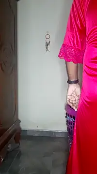 Snapshot of SuranSexy33 chatting on February 2025 03:31:02 AM SuranSexy33 online show from February 2025 03:31:02 AM