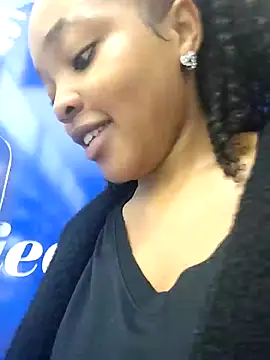 Snapshot of SEXIEST-BADDIE chatting on January 2025 05:40:01 AM SEXIEST-BADDIE online show from January 2025 05:40:01 AM