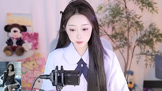 Arwyn-rr online show from March 2025 03:56:01 PM