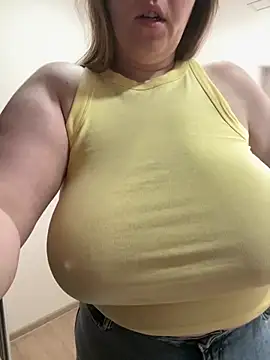 Snapshot of Your_Hot_Sister01 chatting on March 2025 06:47:02 AM Your Hot Sister01 online show from March 2025 06:47:02 AM